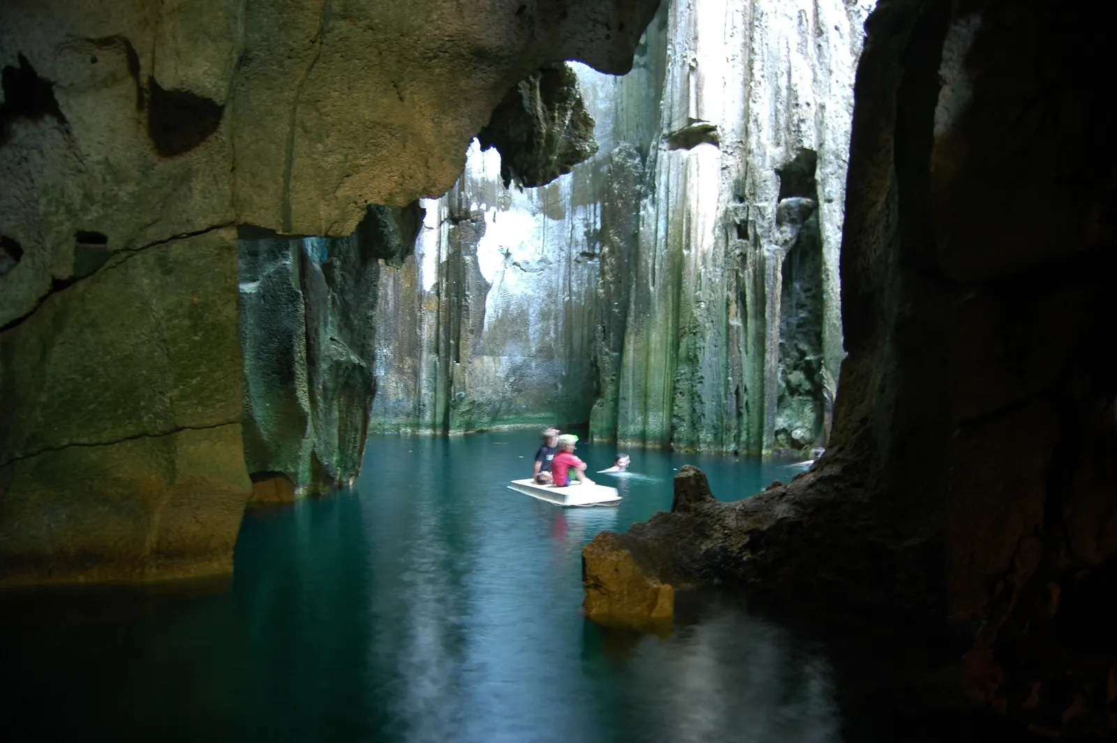 Caves at Sawa-i-Lau